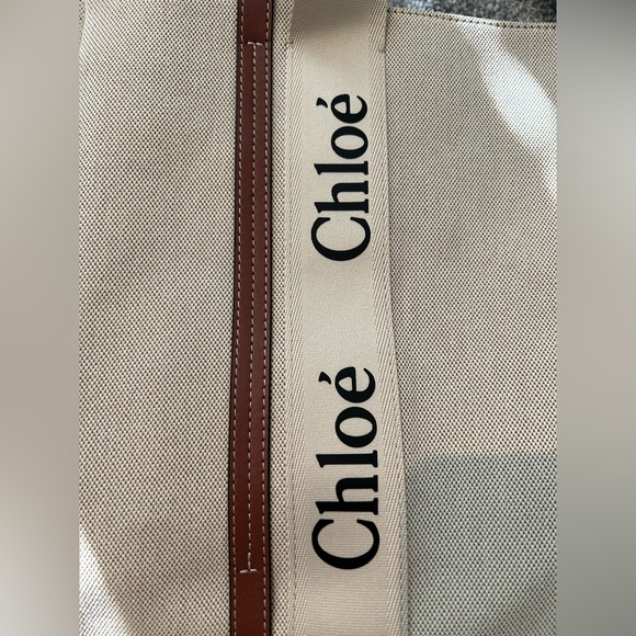 Beautiful tote! - Picture 3 of 7